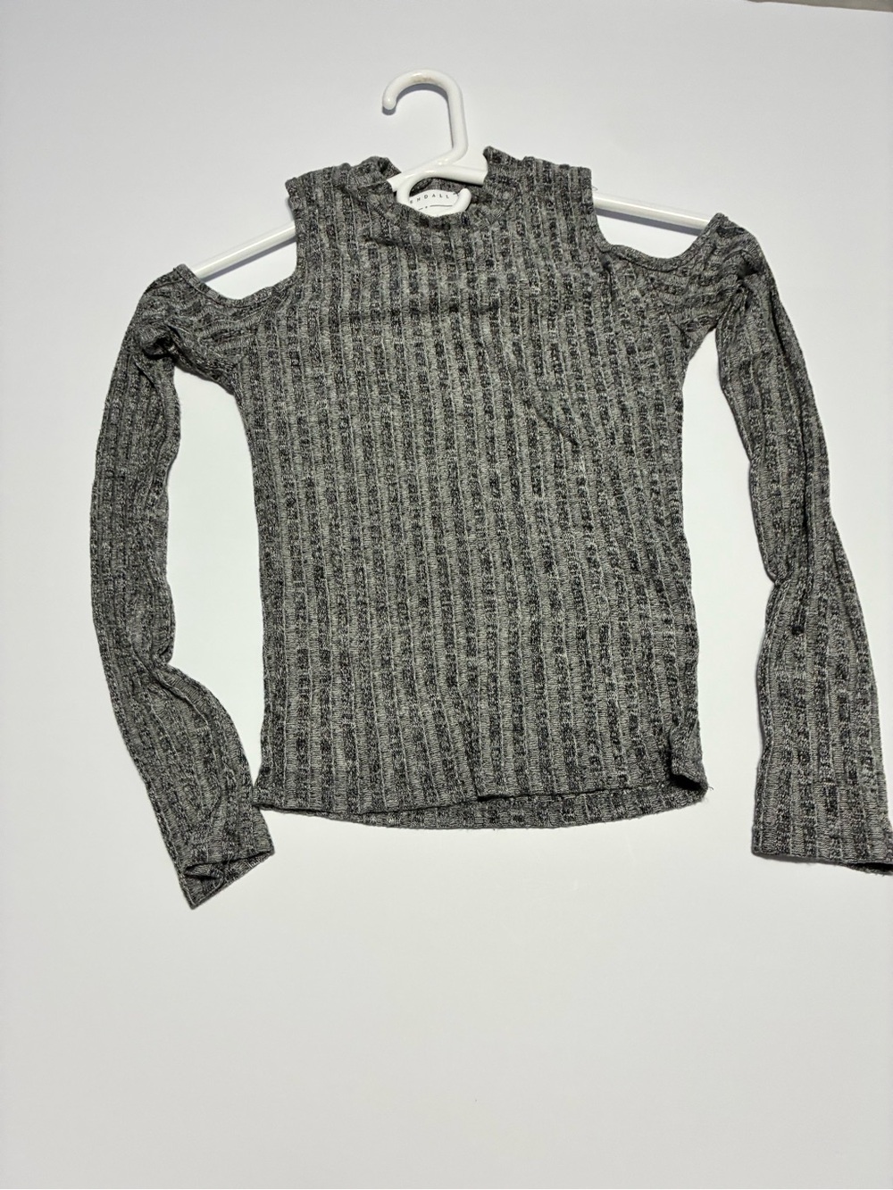 Kendall and Kylie Gray Ribbed Cold-Shoulder Knit Top